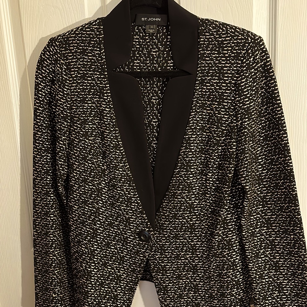 St. John Women’s Blazer